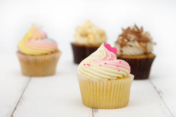 Közeli Kilátás Ízletes Édes Cupcakes — Stock Fotó