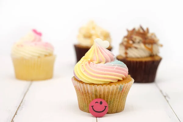 Közeli Kilátás Ízletes Édes Cupcakes — Stock Fotó