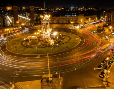 İspanya 'nın modern şehrinde gece ışığı