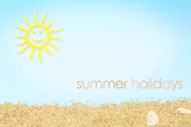 Yaz tatili güneşli ve kumlu plajlı 