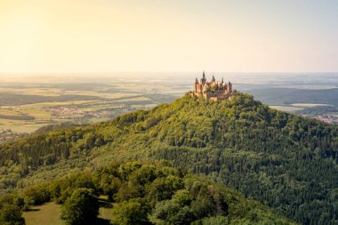 Hohenzollern Kalesi manzaralı