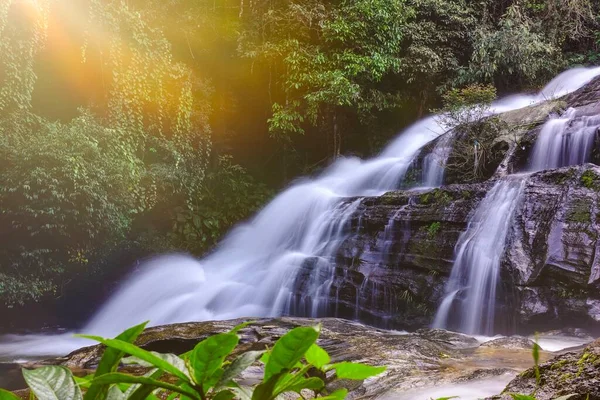 Bela Paisagem Cachoeira Com Luz Chiangmai Tailândia — Fotografia de Stock