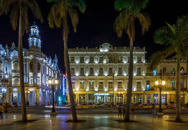 Night Cuban Street Palms Road Taxi Old Shining Hispan — Stockfoto