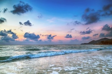 Deniz manzarası çok güzel. Doğa, seyahat arka planı