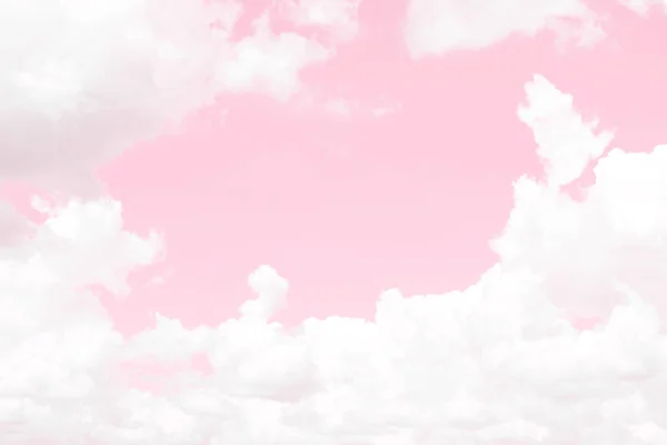 模糊的天空柔和的粉色云彩 模糊的天空柔和的粉色背景 爱的情人节背景 粉色柔和的模糊的天空墙纸 — 图库照片