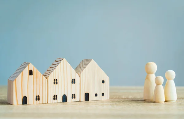 Money Savings Concepts Wooden House Models Family Wooden — Stock Photo, Image