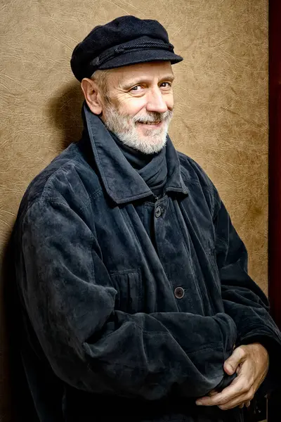 Портрет Человека Бородой Кепкой — стоковое фото