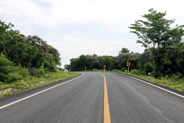 애비뉴도로 시골도로 표지판 왼쪽된 태국에서 — 스톡 사진