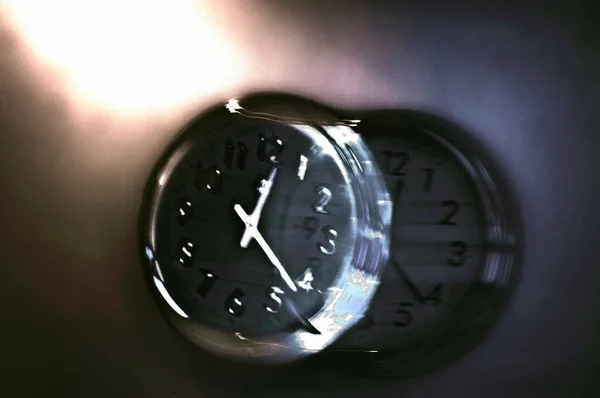 Ρολόι Θολό Φόντο — Φωτογραφία Αρχείου