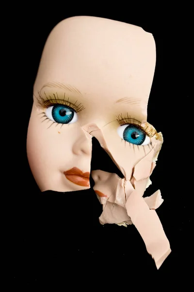 Rozbité Hračky Čína Dolly Hlava Dolly Close — Stock Fotografie © YAY_Images  #617870616