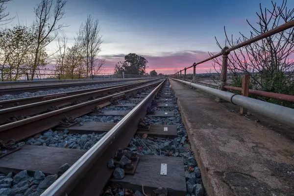 Spoorwegovergang Zonsondergang Mooie Achtergrond — Stockfoto