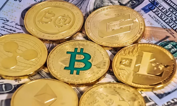 Gold Bitcoin Kryptowährung Geld Von Banknoten Tauschen Btc — Stockfoto