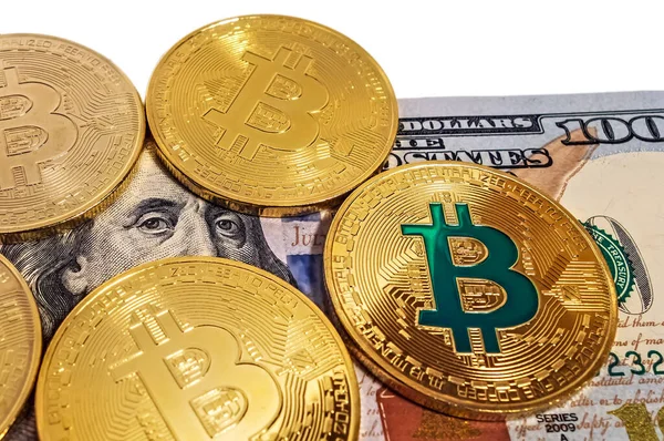 Gold Bitcoin Münze Von Dollarscheinen Usd Isoliert Auf Weißem Hintergrund — Stockfoto