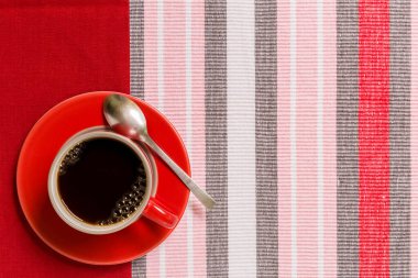 Rahatlatıcı kavram arka planı bir fincan kahveyle