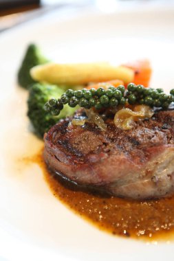 Lezzetli Asya yemeklerinin yakın görüntüsü