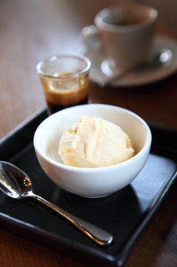 affogato kahve dondurma ile