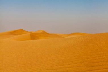 Çöl manzarası, gündüz manzarası.  