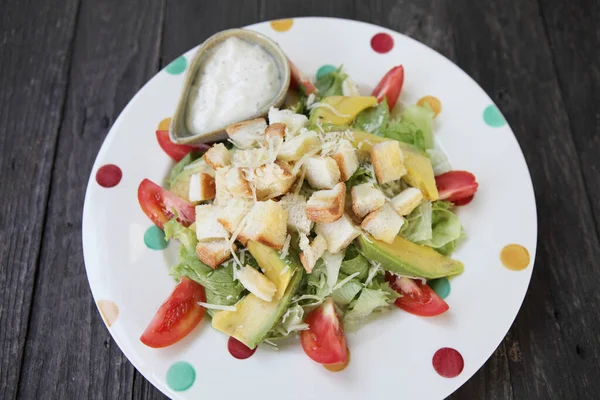 新鮮なサラダだ 健康的な食のコンセプト — ストック写真