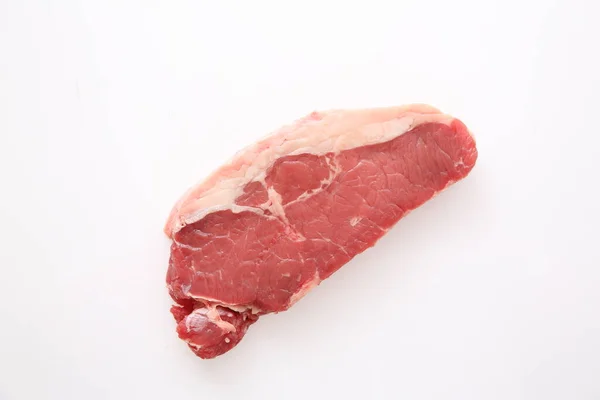 Verse Rauwe Biefstuk Geïsoleerd Witte Achtergrond — Stockfoto