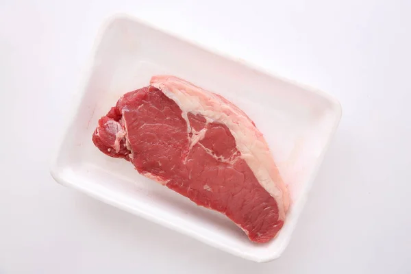 Čerstvé Syrové Hovězí Steak Izolován Bílém Pozadí — Stock fotografie
