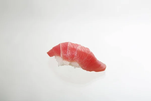 Sushi Thon Isolé Fond Blanc — Photo