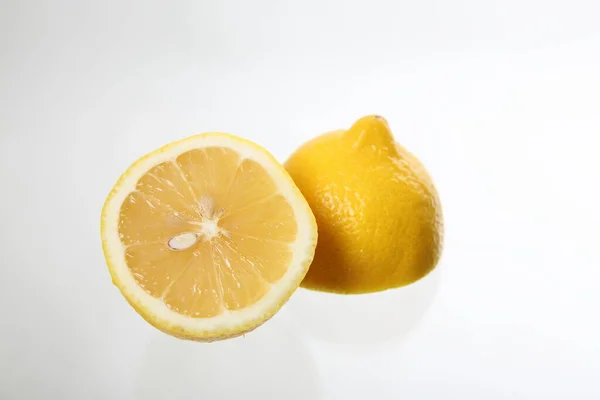 Citron Isolerade Vit Bakgrund — Stockfoto