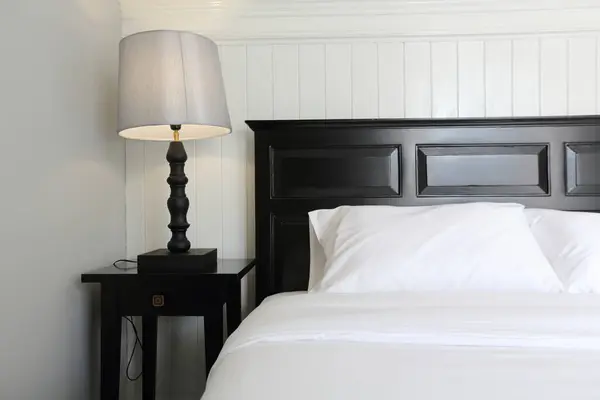 Belsejében Egy Luxus Hotel Hálószoba Franciaággyal — Stock Fotó