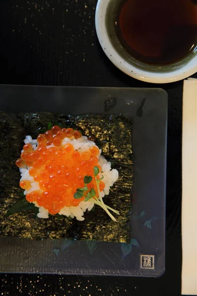 Japanisches Essen Ikura Sushi Lachsrogen Mit Reis Leckeres Japanisches Meeresfrüchtekonzept — Stockfoto