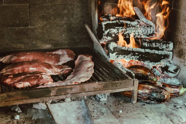 Bitar Kött Matlagning Grillen — Stockfoto