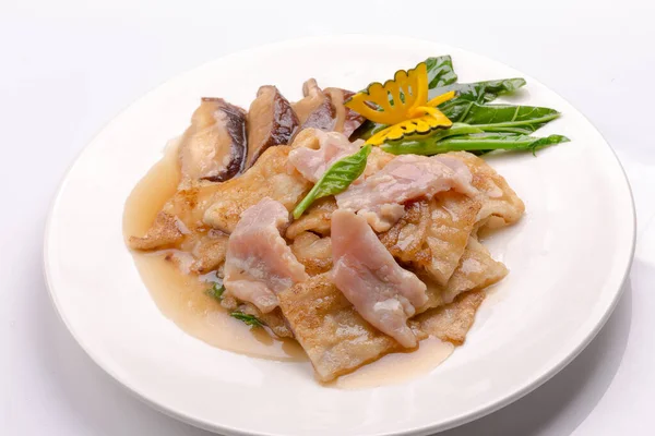 Тайская Популярная Еда Жареная Большая Лапша Верхушкой Китайской Капусты — стоковое фото