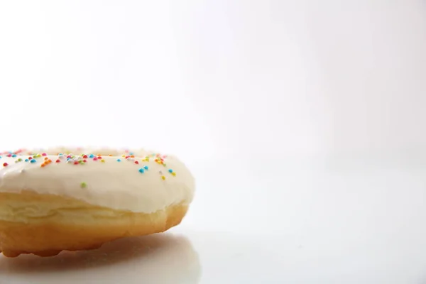 Weiße Schokolade Donut Isoliert Weißem Hintergrund — Stockfoto