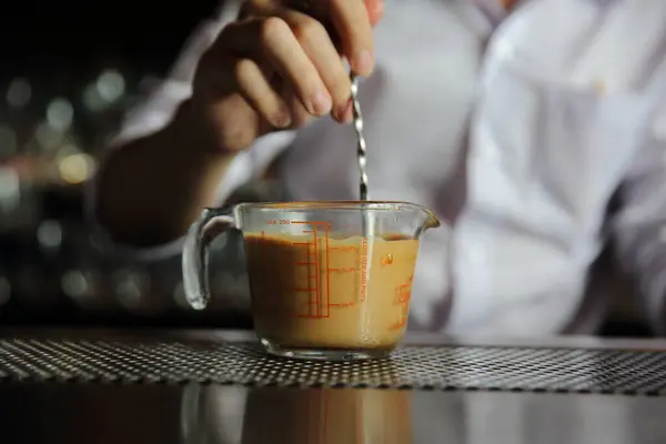 Barista Latte Maken Coffeeshop Close — Stockfoto