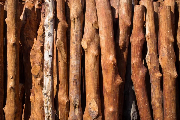 Braunes Holz Feuerholz Baumstämme — Stockfoto