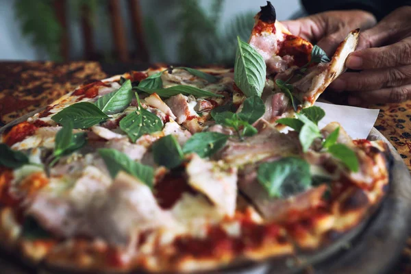 Close Shot Delicious Italian Pizza —  Fotos de Stock