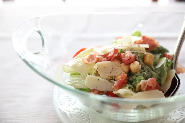 新鮮なサラダだ 健康的な食のコンセプト — ストック写真