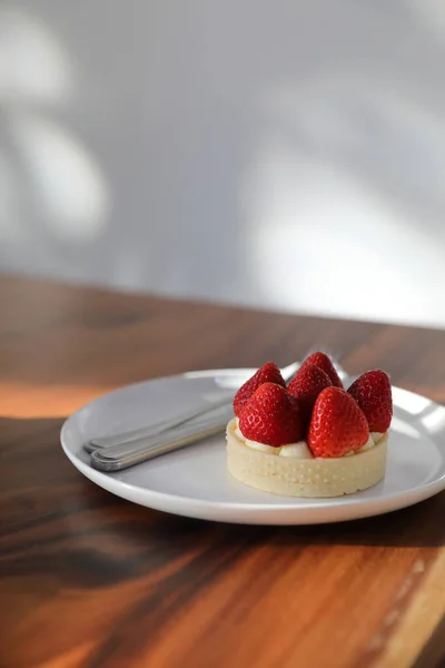 ストロベリー チーズ ケーキのタルト デザートの甘い食べ物 — ストック写真