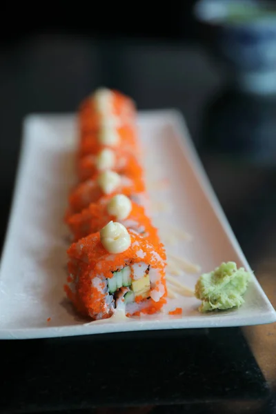 Kalifornische Rolle Sushi Reisrolle Mit Avocado Und Fisch Leckeres Japanisches — Stockfoto