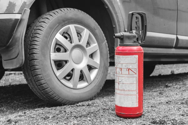 Fire Extinguisher Stands Ground Car Fire Safety Road Fire Prevention — Stock Photo, Image