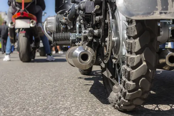 Motorrad Hinterrad Und Auspuff — Stockfoto