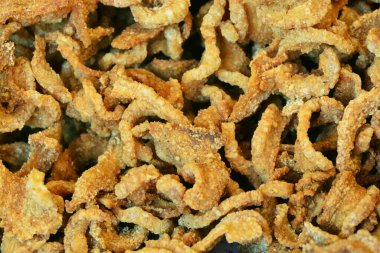 Domuz derisi yakın.