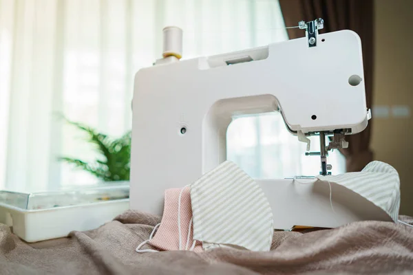 Fabrics Sewing Machine Sewing Virus Face Mask — Stock Photo, Image