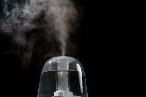 Dyfuzor Oleju Aromatycznego Lub Nawilżacz Powietrza Wzrost Wilgotności Powietrza — Zdjęcie stockowe