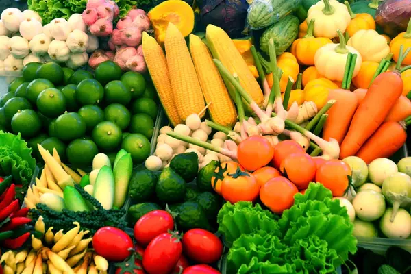 Νωπά Λαχανικά Στην Αγορά — Φωτογραφία Αρχείου
