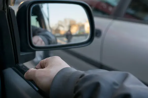 Man Hand Car Door — стоковое фото