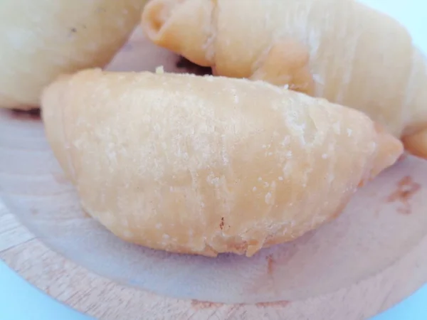 Molen Pisang Pisang Molen 印度尼西亚传统食品 街头食品 来自日惹 东爪哇 油炸香蕉包裹着印度尼西亚的传统食物 口感甜甜的 — 图库照片