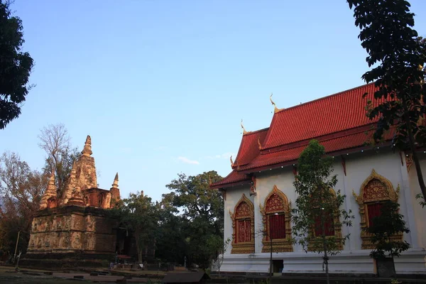 Wat Jet Yod Ват Фотаарам Провінція Якмай — стокове фото