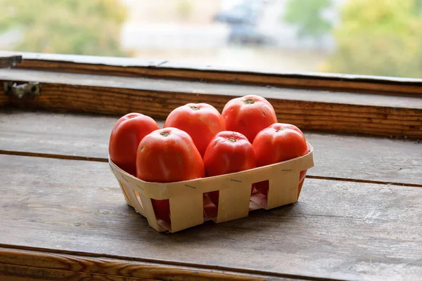 Seis Tomates Uma Caixa — Fotografia de Stock