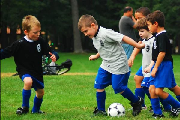 Having Fun Youth Soccer Game — Stock Photo, Image
