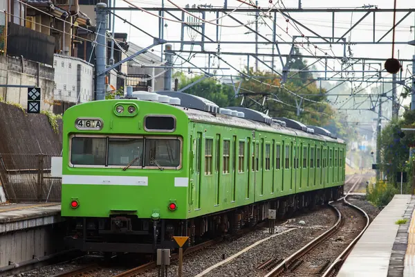 旧的绿色火车 — 图库照片