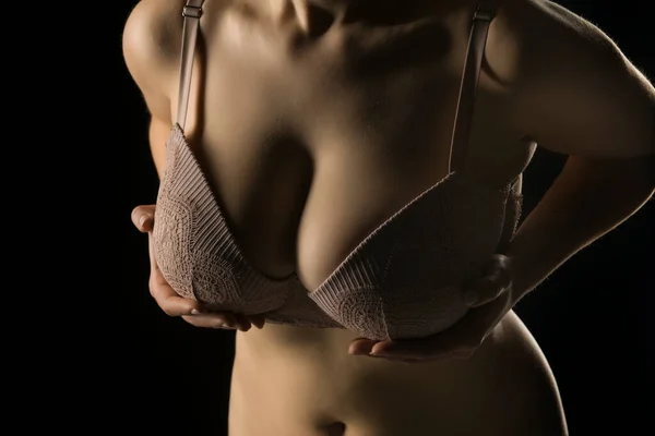 ブラジャーで美しい大きな胸 — ストック写真